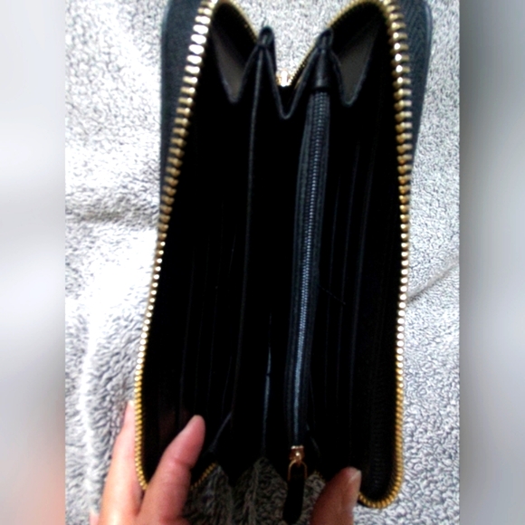 EUC Kate Spade Black and Cream Wallet LIKE NEW Final Drop - Picture 5 of 10